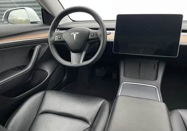 Tesla Model 3 cena 125900 przebieg: 33000, rok produkcji 2021 z Żmigród małe 631